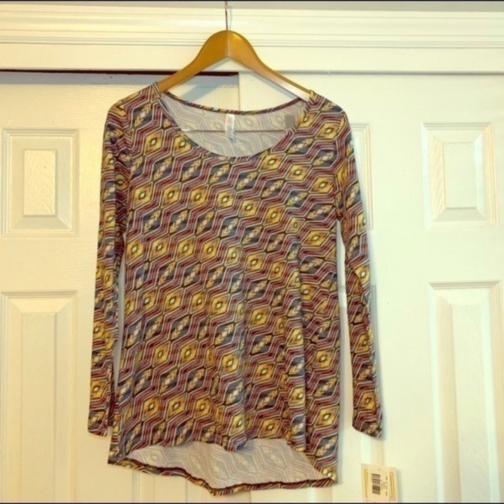 Lularoe Lynnae Long Sleeved Tee‎ NWT size Small